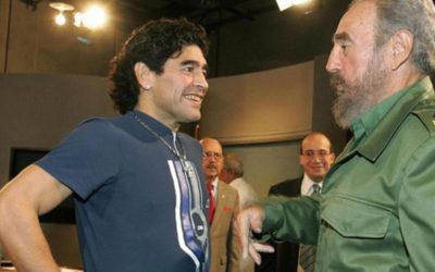 Dos gigantes que partieron el mismo día, dejando una huella imborrable para toda la humanidad. ¡Honor eterno a Fidel y “el 10”.  La grandeza de ambos es de tal magnitud que deberíamos inventar nuevas palabras para describirla. Basta con este recordatorio.