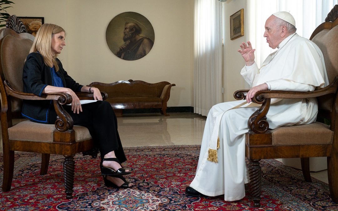 ENTREVISTA EXCLUSIVA AL PAPA FRANCISCO “DE LA CRISIS NO SE SALE SOLO, SE SALE ARRIESGANDO Y TOMANDO AL OTRO DE LA MANO” por Bernarda Llorente