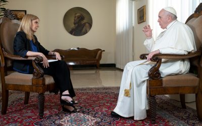 ENTREVISTA EXCLUSIVA AL PAPA FRANCISCO “DE LA CRISIS NO SE SALE SOLO, SE SALE ARRIESGANDO Y TOMANDO AL OTRO DE LA MANO” por Bernarda Llorente